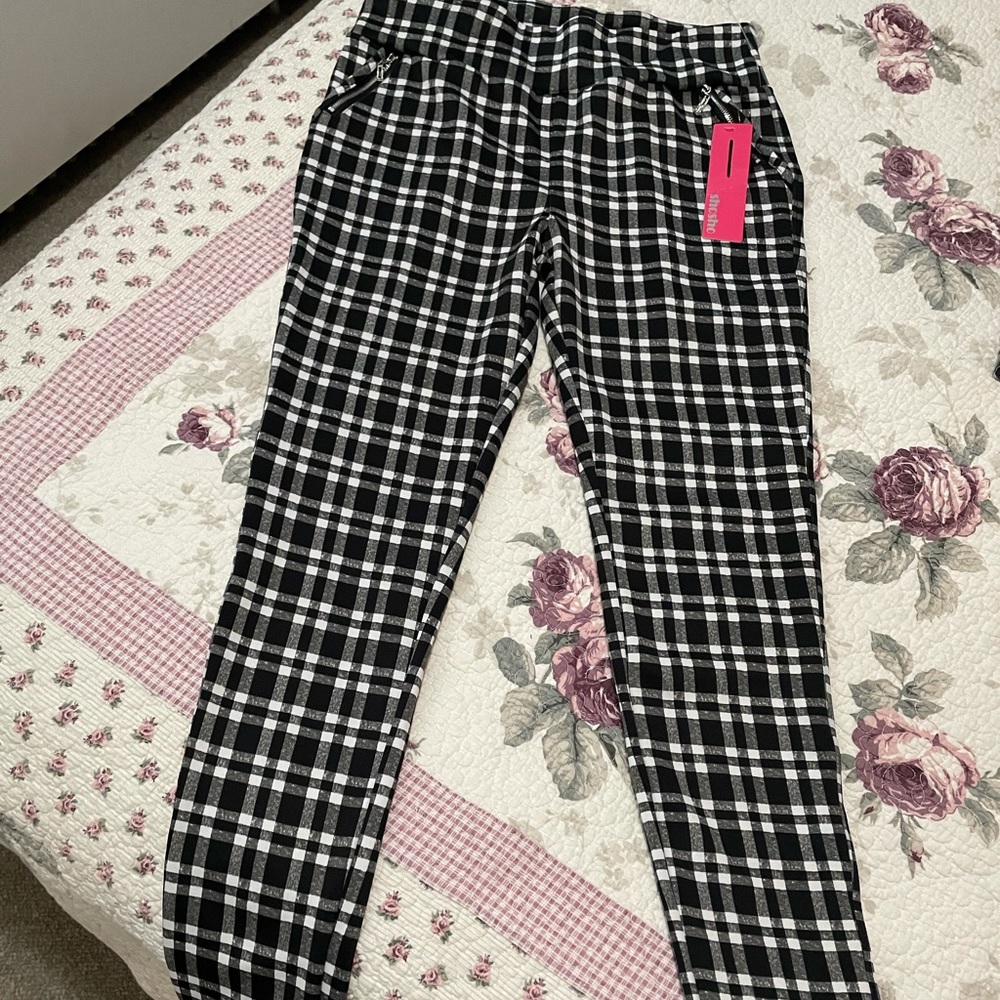 NWT Women’s Shosho black & White plaid leggings size XL